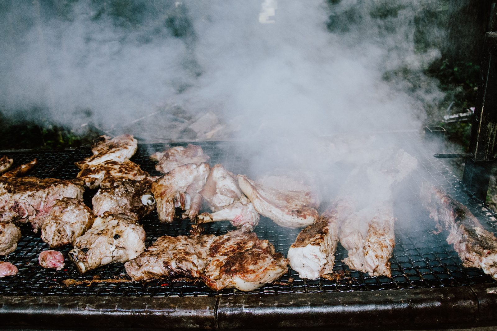 Grillades au feu de bois — La Flambée